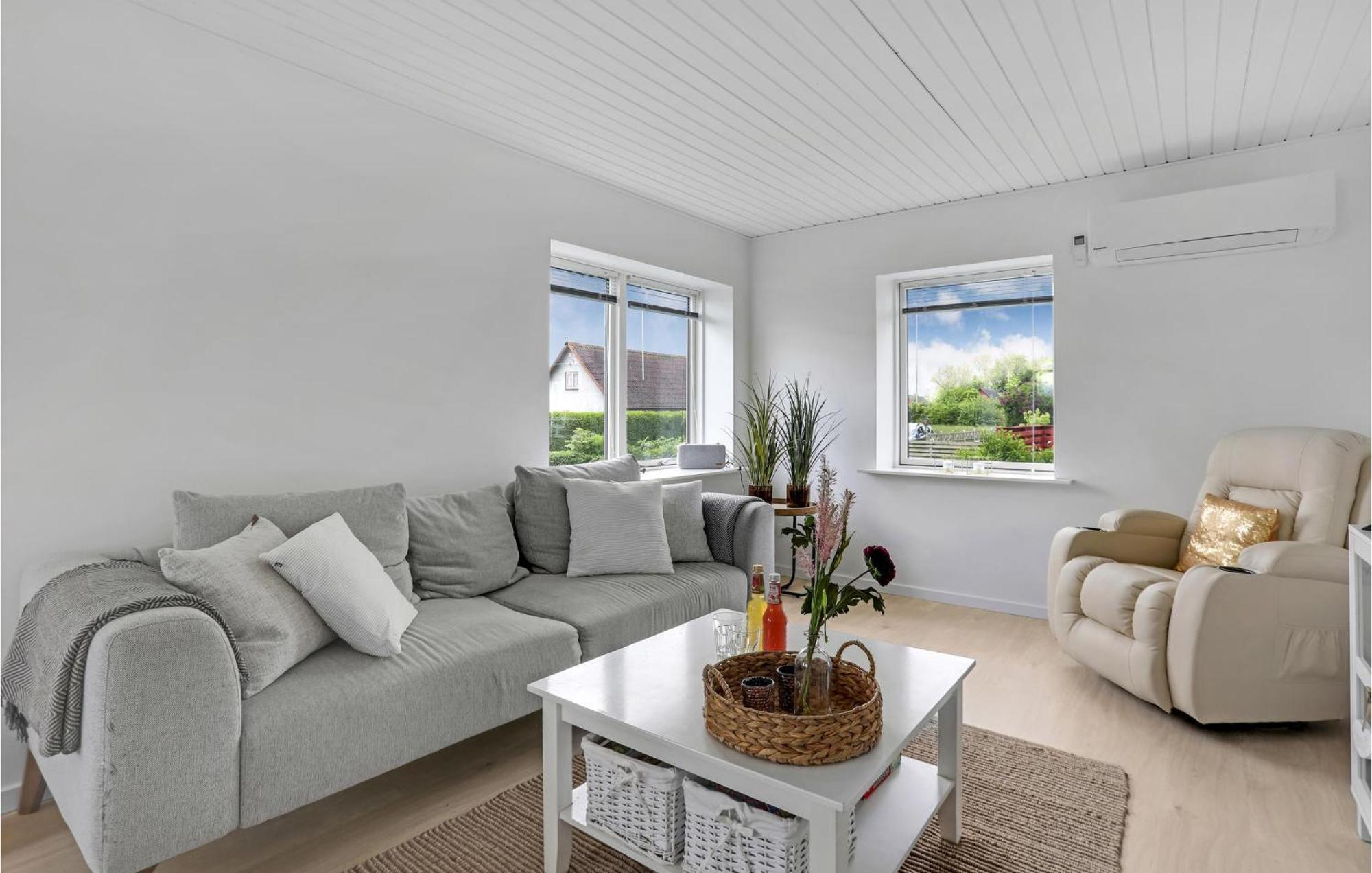 Beautiful Home In Ronne With House A Panoramic View Exteriör bild