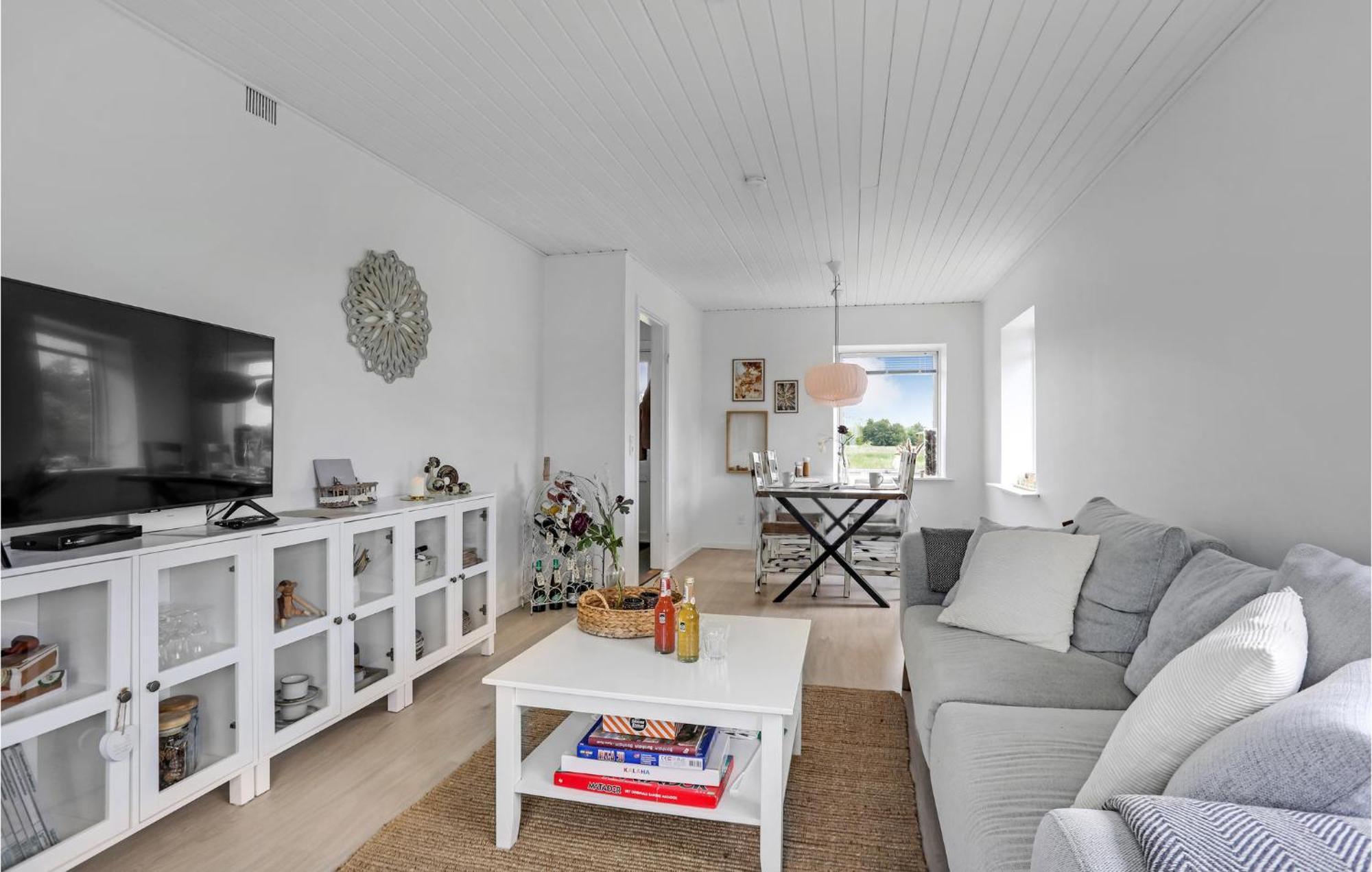 Beautiful Home In Ronne With House A Panoramic View Exteriör bild